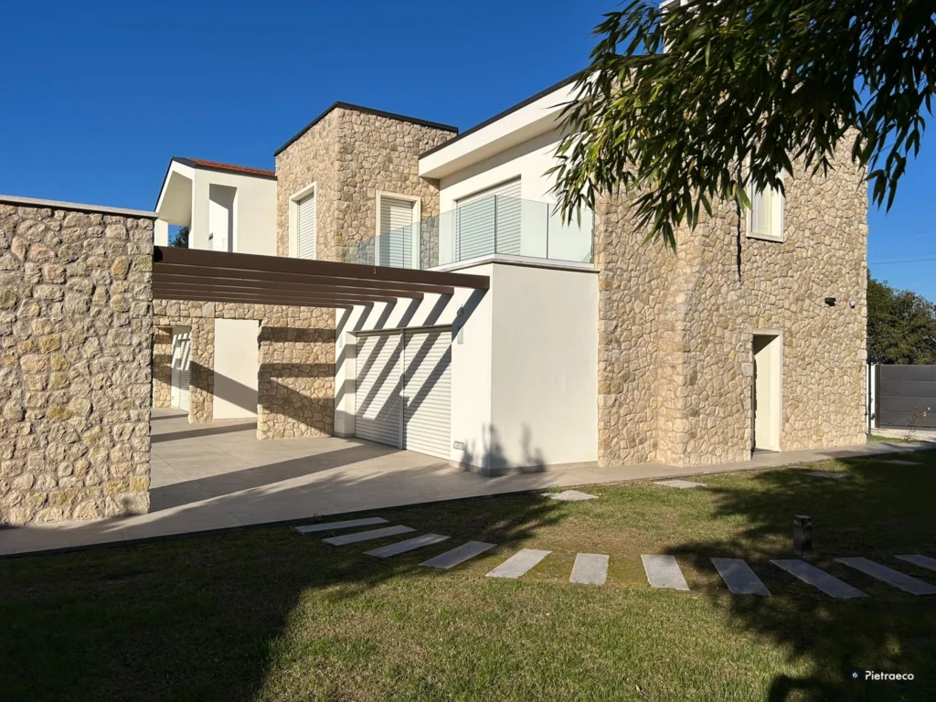 pietra ricostruita su isolamento termico